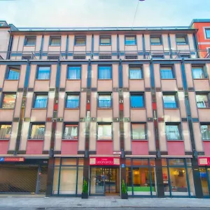 4* Otel Leonardo Center